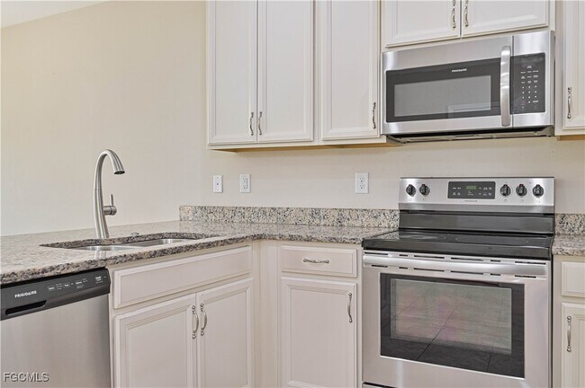 Building Photo - 3737 Crofton Court