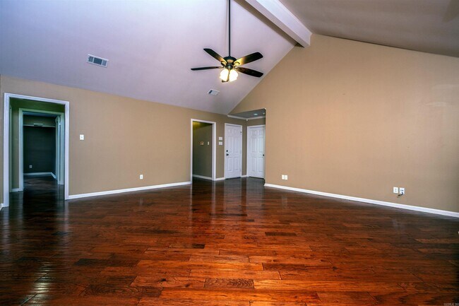 Building Photo - 7 Brennan Ln