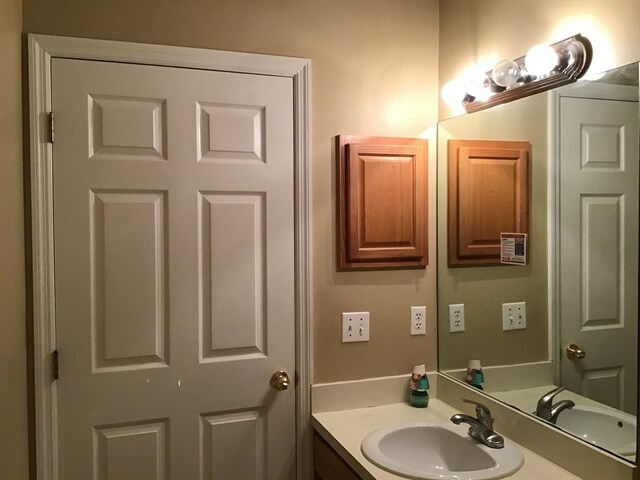 Building Photo - 754 46th Sq