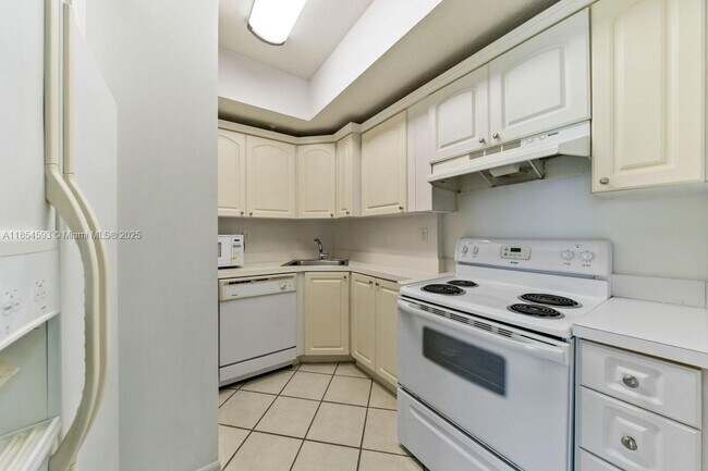 Building Photo - 3500 Coral Wy