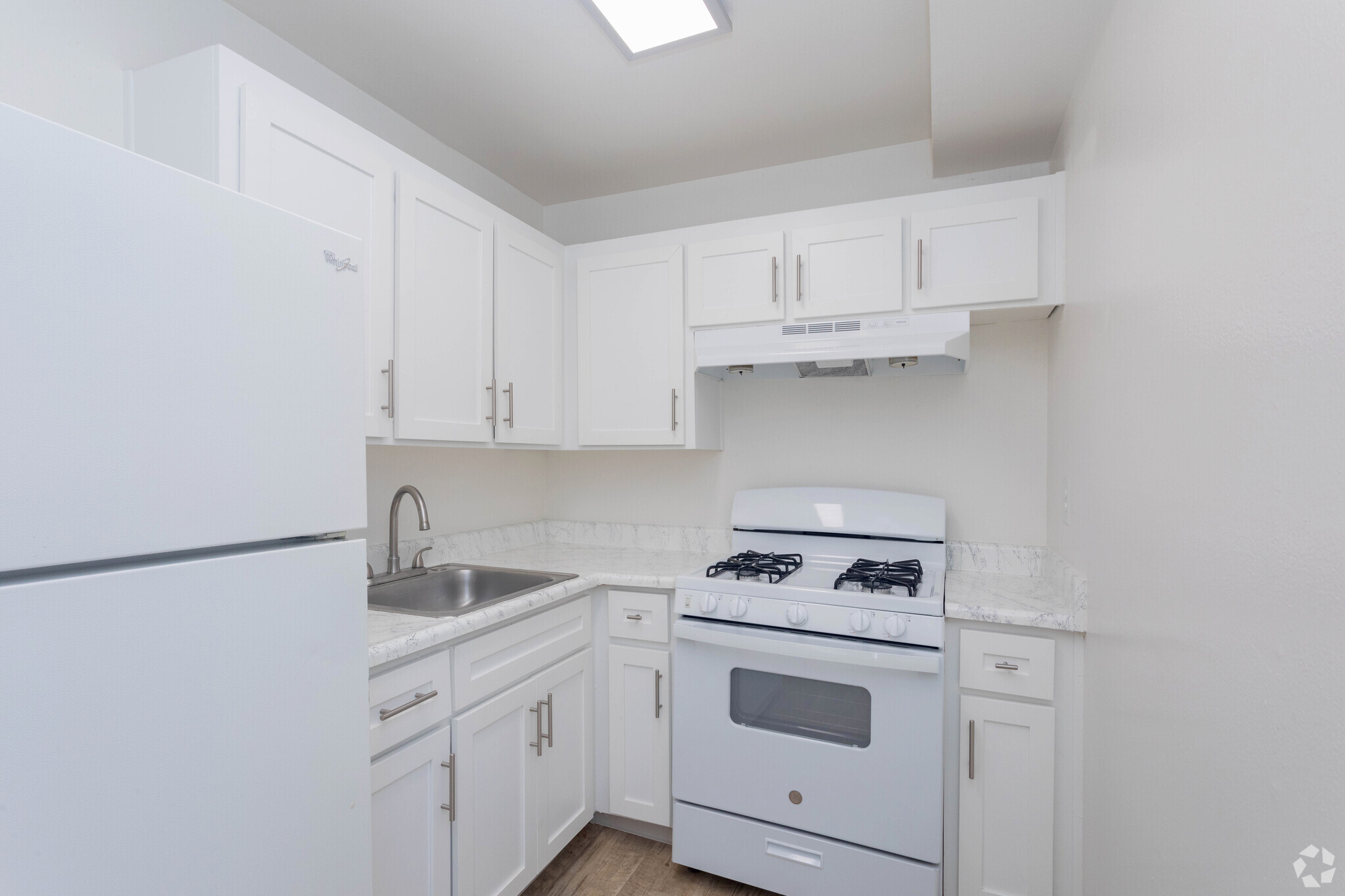 1BR,1BA - Kitchen - Foxdale Apartments