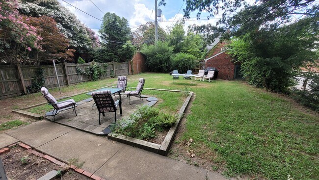 Building Photo - 3131 W Grace St