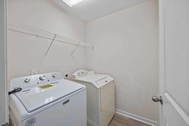 Building Photo - 8988 Cat Tail Pond Rd