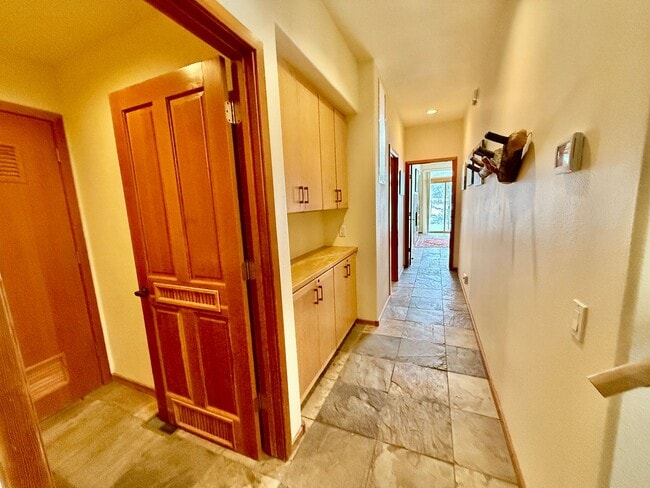 Building Photo - Snowcreek V – Stunning 4 Bed, 3 Bath Corner Unit