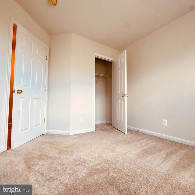 Building Photo - 8936 Singleleaf Cir