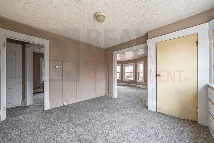 Building Photo - 14001 Idarose Ave