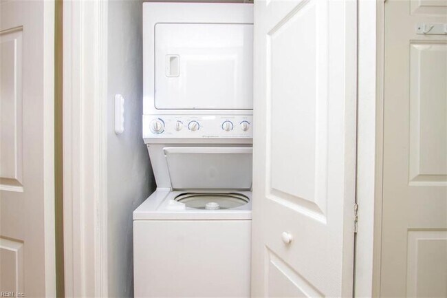 Building Photo - 1210 Stockley Gardens