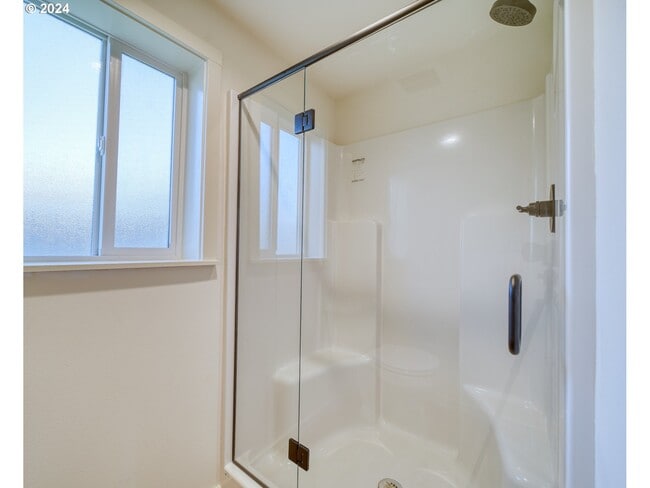 Building Photo - 33871 NE Blossom Dr