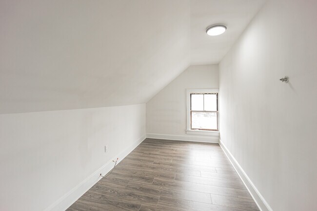 Building Photo - 62 Shrewsbury Ave