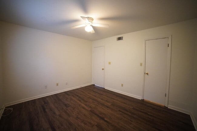 Building Photo - 2555 Chateau Ln