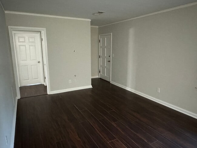 Building Photo - BRICK & BEAUTIFUL! 3 Bedroom MOVE IN READY