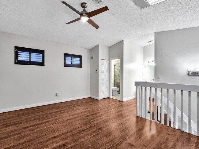 Building Photo - 4182 S Pine Island Rd