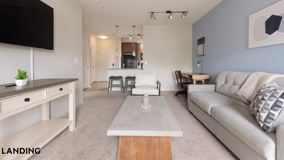 Building Photo - 8100 Palisades Cir