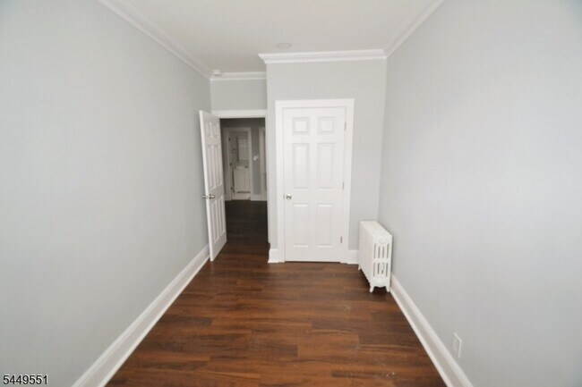 Building Photo - 56 Hobart Pl