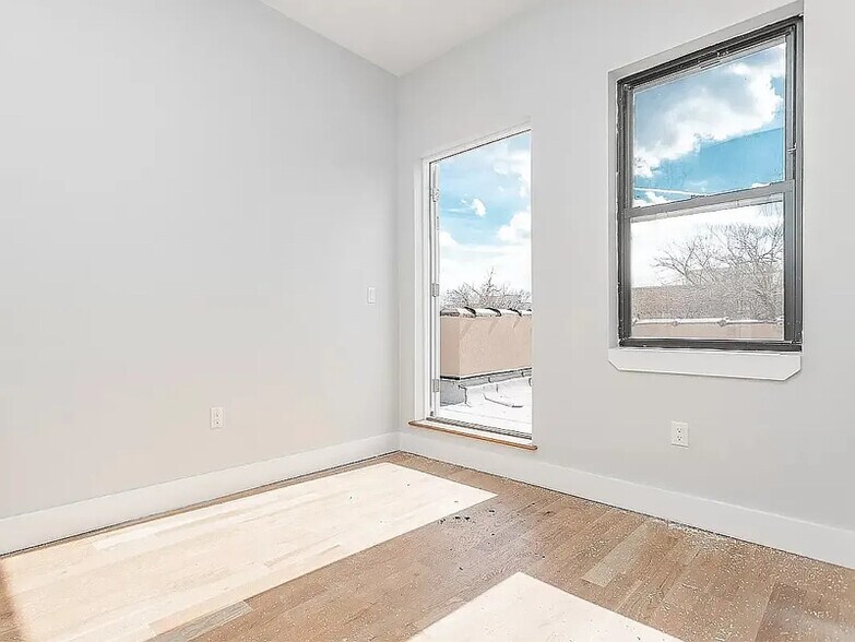 Building Photo - 632 Sterling Pl