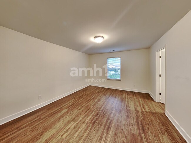 Building Photo - 535 Drema Ct