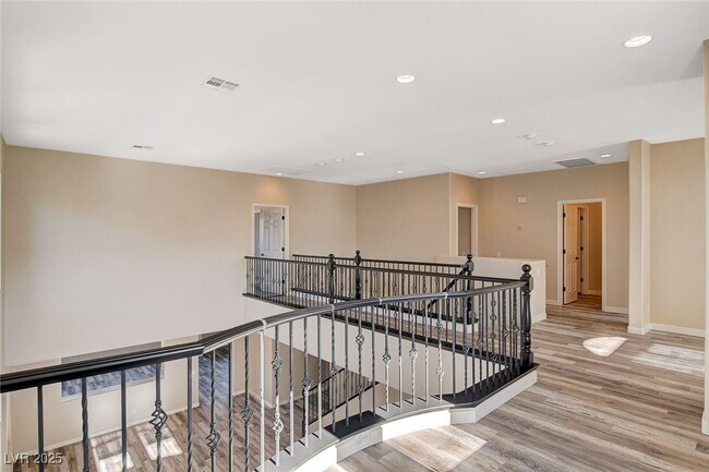 Building Photo - 2536 Sturrock Dr