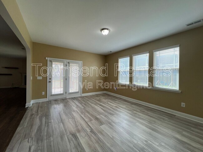 Building Photo - 4411 Low Oak Ct