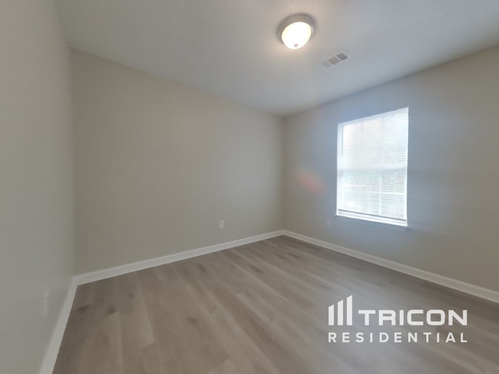 Building Photo - 5665 Chrys St