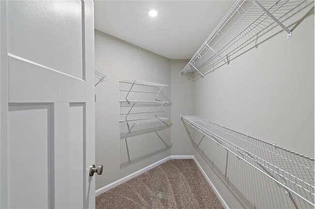 Building Photo - 618 Foxhill Dr