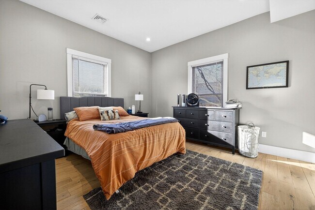 Building Photo - 18-20 Arlington St