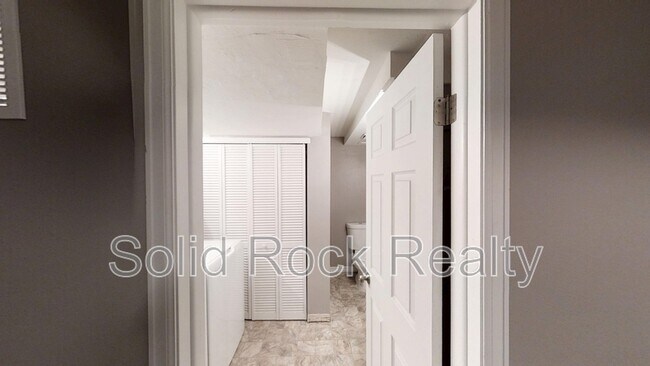 Building Photo - 2309 Lexington Village Ln