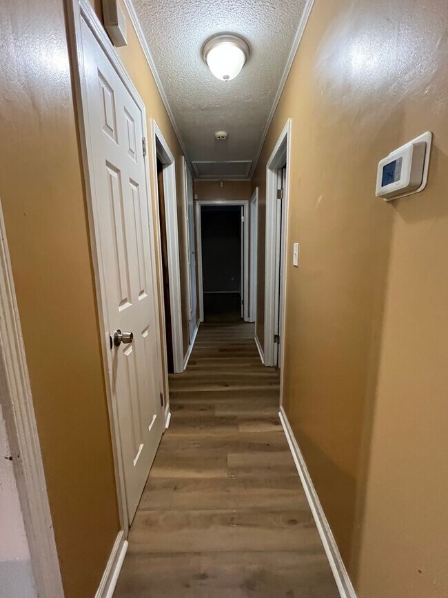 Building Photo - 2973 Moorcroft Dr