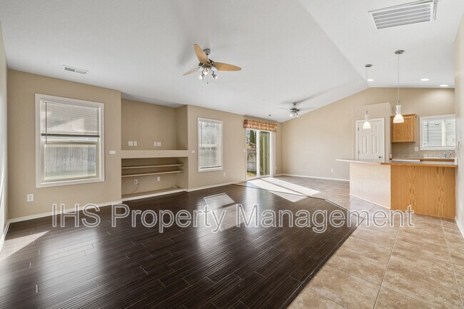 Building Photo - 1701 W 30th Ave