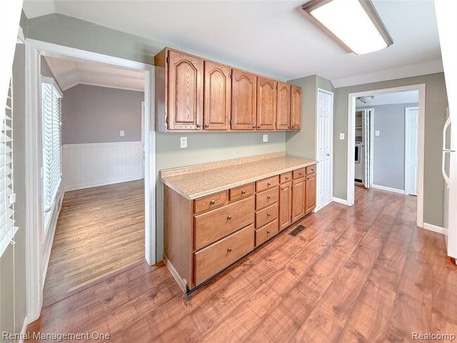 Building Photo - 49 Hovey St