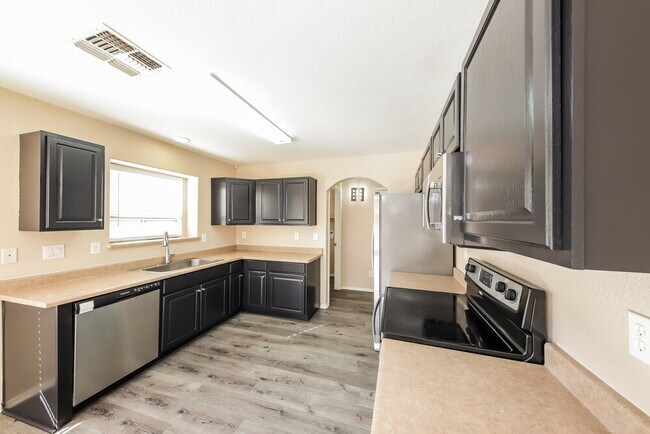 Building Photo - 12623 W Windsor Blvd