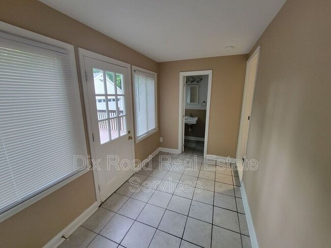 Building Photo - 3600 Grand Ave