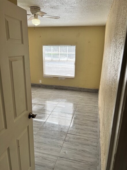 Building Photo - 4719 NW 32nd Ave