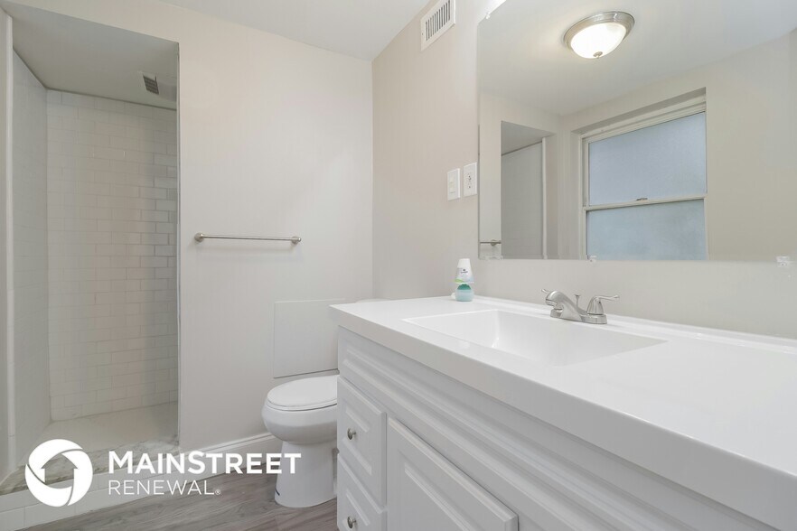 Building Photo - 5963 Bamboo Dr