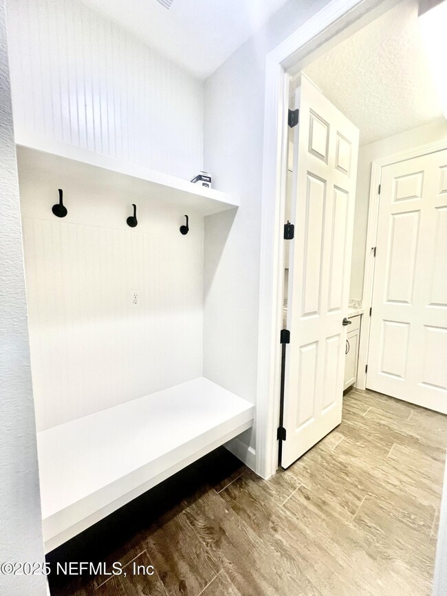 Building Photo - 242 Orchard Ln