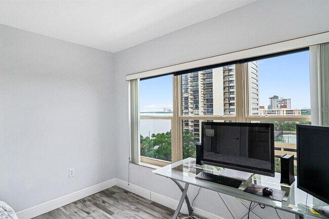 Building Photo - 2401 Bayshore Blvd