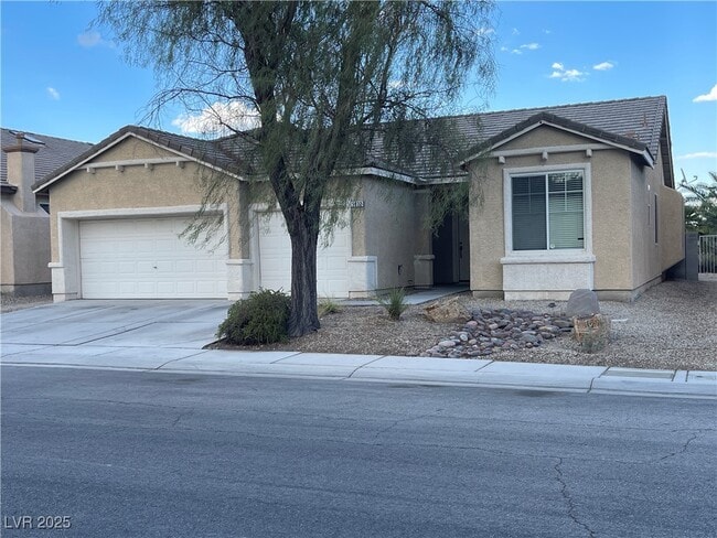 Primary Photo - 5832 Vista Luna St