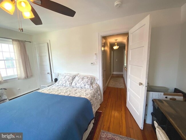 Building Photo - 20 E Abington Ave