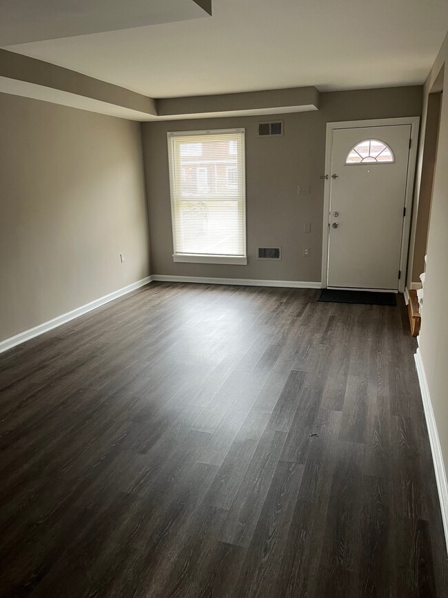 Building Photo - 8517 Pioneer Dr