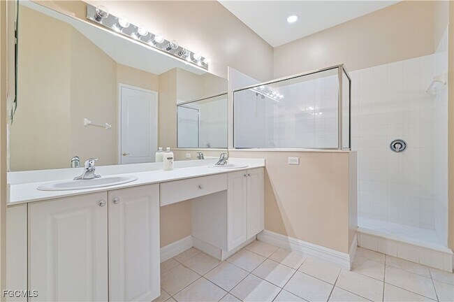 Building Photo - 6051 Jonathans Bay Cir