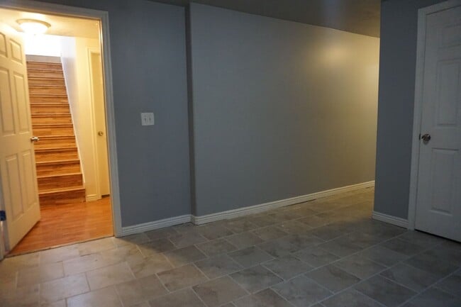 Building Photo - Centrally Located 3 Bedroom Midvale Home