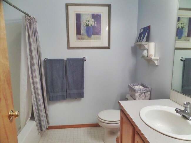 Building Photo - 1911 Ponderosa Ct