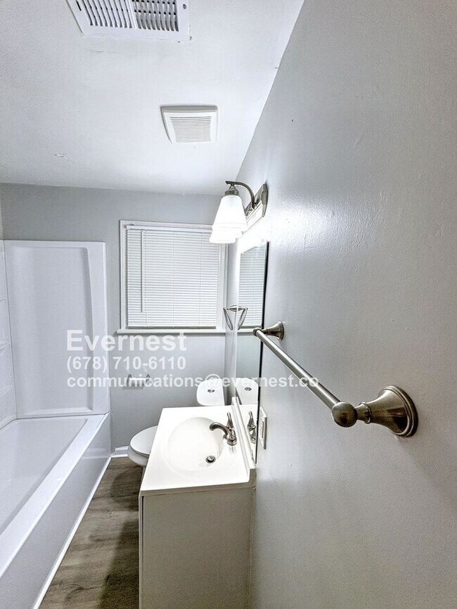 Building Photo - 4402 Davana Dr