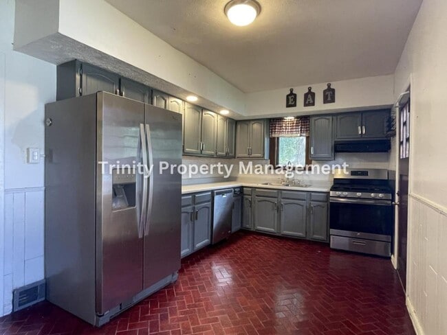 Building Photo - 228 Wildwood St