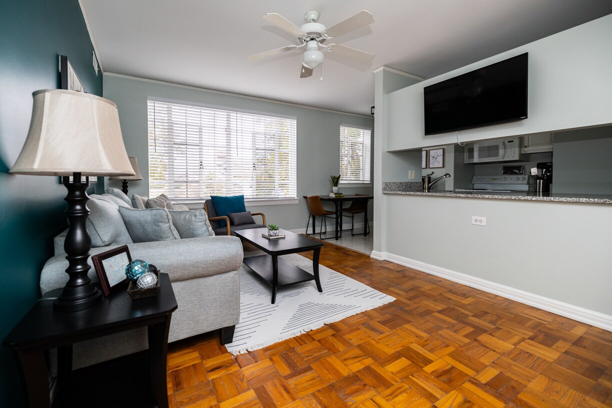 Building Photo - 1700 N Elm St