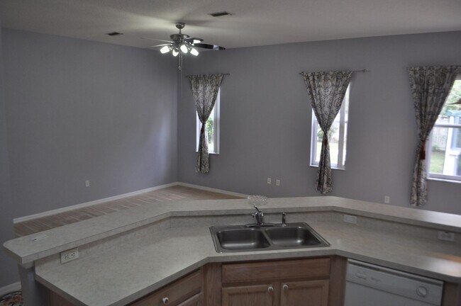 Building Photo - Lovely home in Pine Lakes