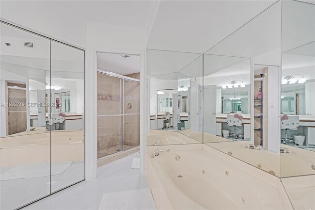 Building Photo - 3600 Mystic Pointe Dr