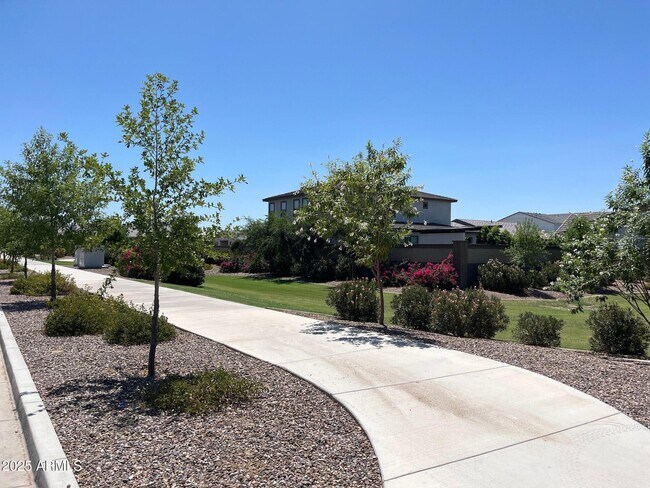 Building Photo - 22638 E Saddle Way