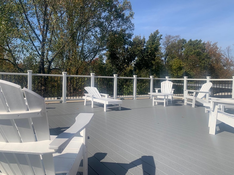 Deck by the Park - 4100 W St NW
