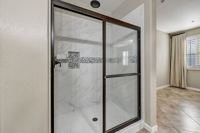 Building Photo - 3631 E Sophie Ln