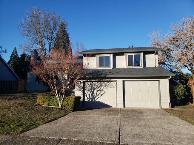 Primary Photo - Beautiful Beaverton Home with Three Levels...